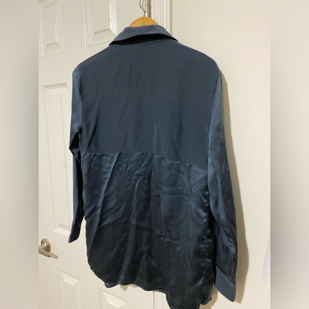 Set of two Button-Up Shirt H and M, and Worth - Picture 3 of 16